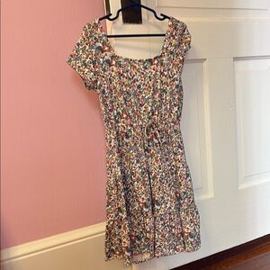 Tricia Girl Floral Short Sleeve Dress Size Small